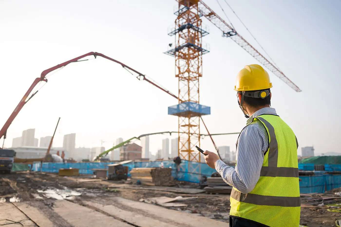 Arbeiter bei Betonarbeiten