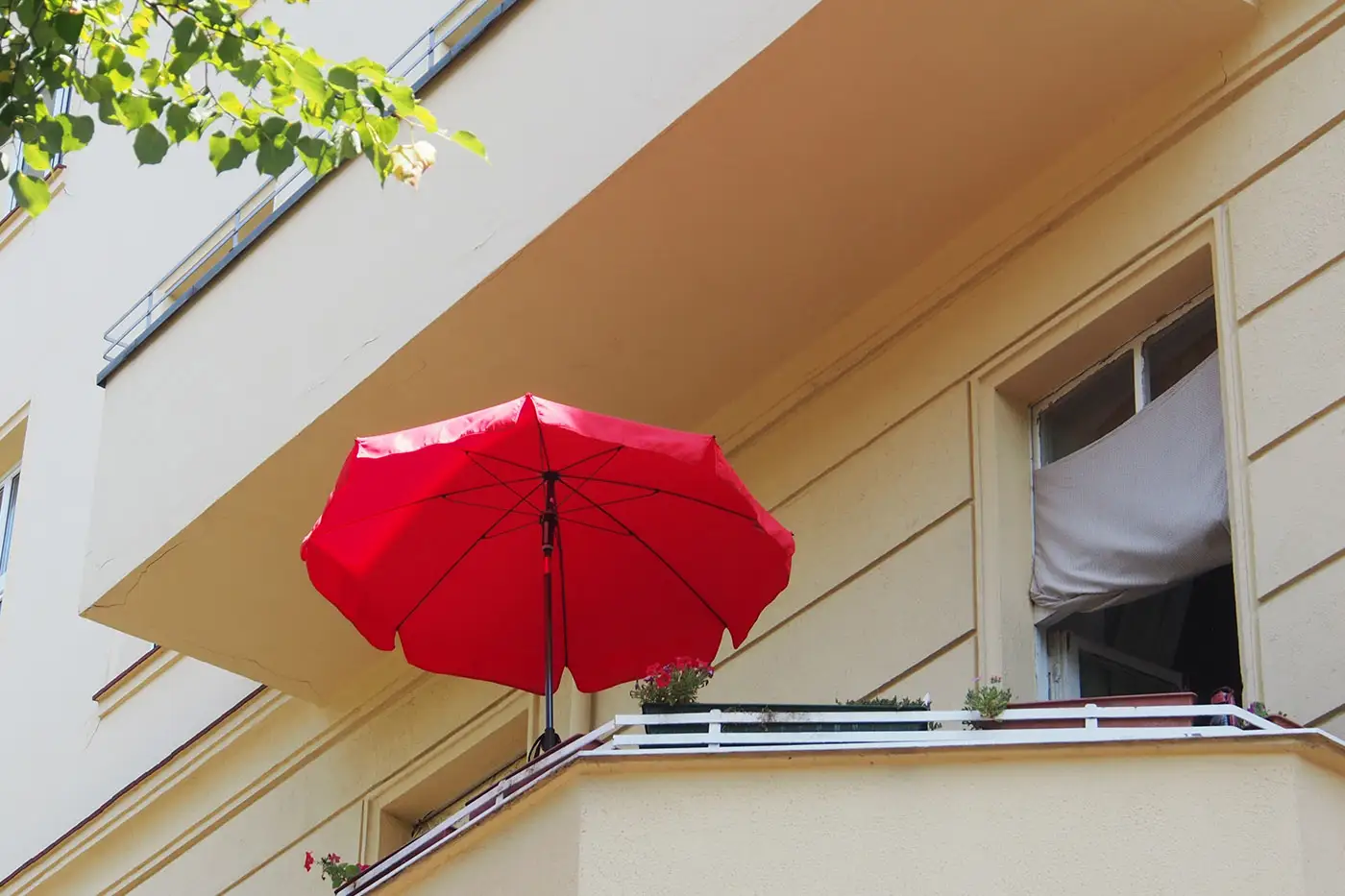 Modernisierte Balkons nach der Sanierung
