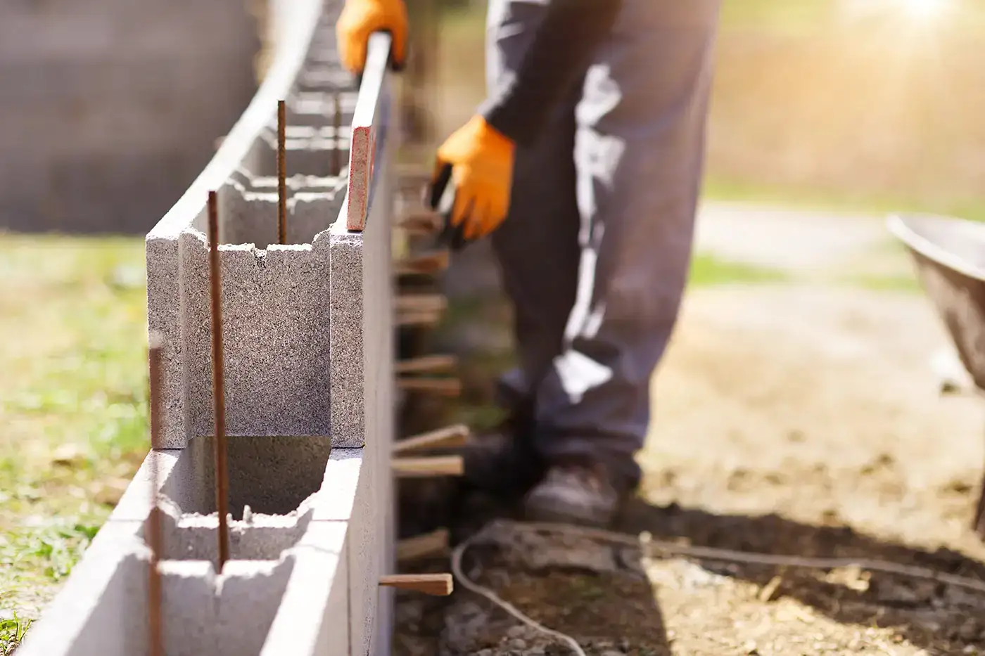 Arbeiter bei Betonarbeiten
