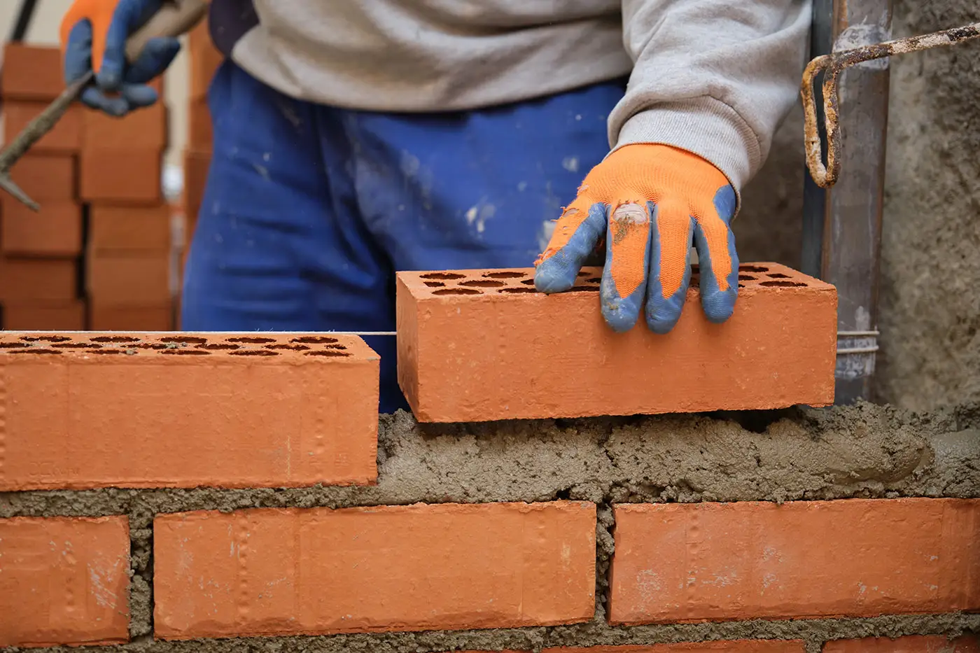 Maurer bei der Arbeit