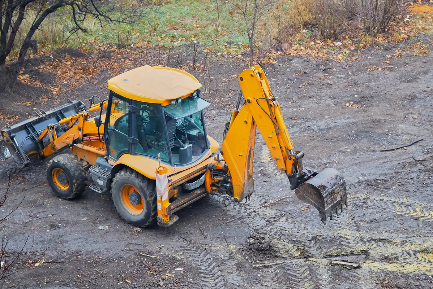 Bagger bei Erdbauarbeiten